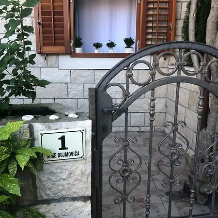 Oleander & Centar شقة