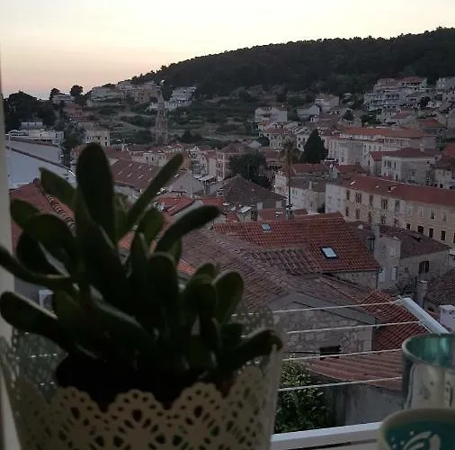 Oleander & Centar Hvar Town